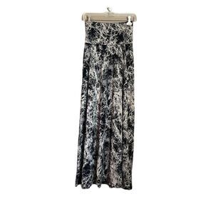 3 for $30! Patterned maxi skirt‎